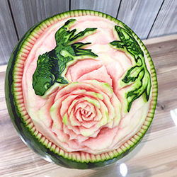 フルーツカービングのデザイン（スイカ金魚）