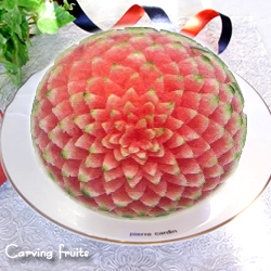 フルーツカービングのデザイン（パイロープ）