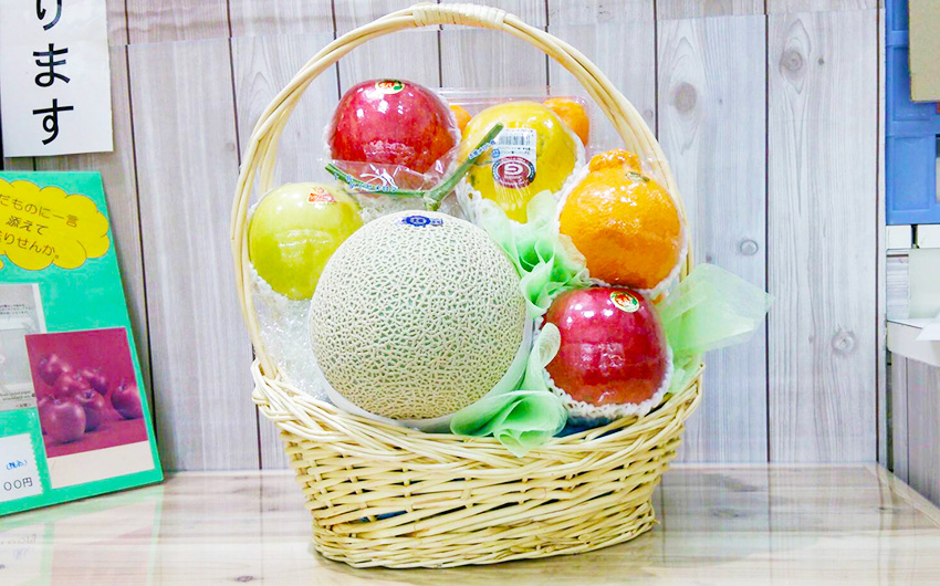 籐かご（木製）